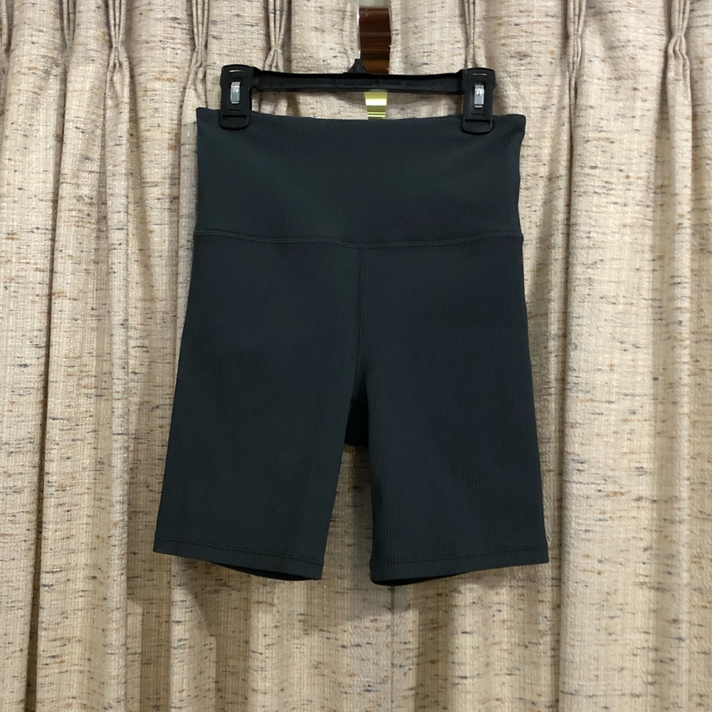 Athleta Rib 7" Elation Ultra High Rise Short - Small